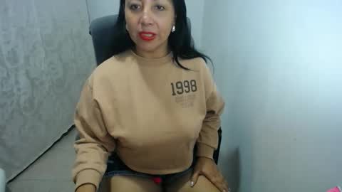 Snapshot of soyelena46 chatting on 04/22/26, 11:34 soy Elena online show from 04/22/26, 11:34