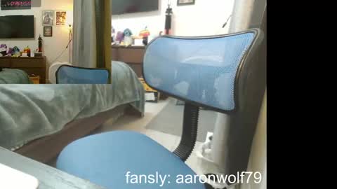 Snapshot of soyelpoti79 chatting on 09/21/25, 01:13 WhiteWolfFL online show from 09/21/25, 01:13