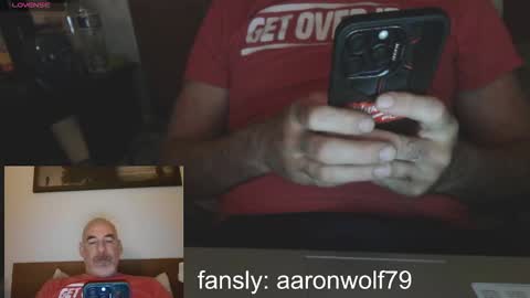 Snapshot of soyelpoti79 chatting on 10/25/25, 12:45 WhiteWolfFL online show from 10/25/25, 12:45