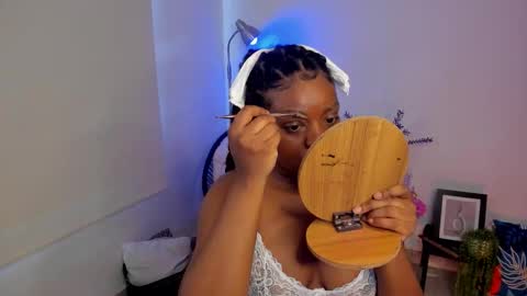 Maria  online show from 10/10/25, 04:06