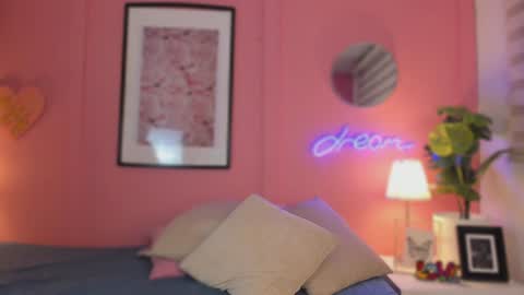 Snapshot of soysaraa_ chatting on 06/12/26, 05:06 Aleja online show from 06/12/26, 05:06