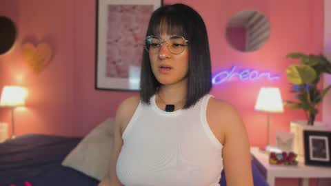 Snapshot of soysaraa_ chatting on 07/15/26, 05:02 Aleja online show from 07/15/26, 05:02