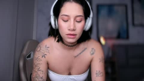 Snapshot of soytulu_ chatting on 04/22/26, 01:52 brisa s online show from 04/22/26, 01:52