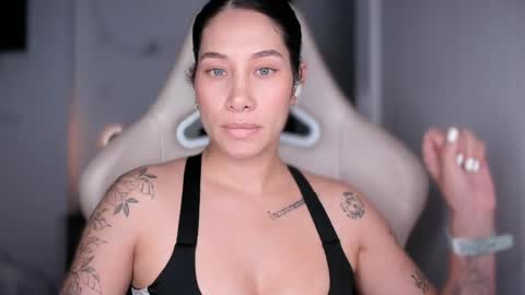 Snapshot of soytulu_ chatting on 05/19/26, 08:15 brisa s online show from 05/19/26, 08:15