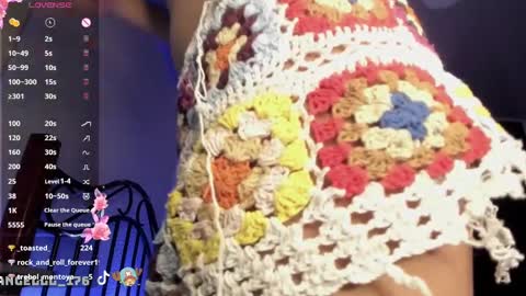 Snapshot of soyvane chatting on 12/22/24, 06:06 VANESSA online show from 12/22/24, 06:06