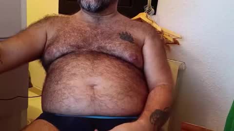 Snapshot of spain_bear chatting on 10/17/25, 06:21 spain_bear online show from 10/17/25, 06:21