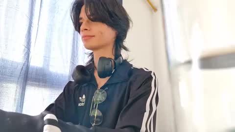 Snapshot of spaiseebuhnaanuh chatting on 03/06/25, 05:22 Roger online show from 03/06/25, 05:22