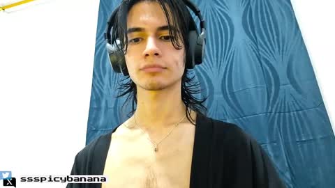 Snapshot of spaiseebuhnaanuh chatting on 03/08/25, 06:43 Roger online show from 03/08/25, 06:43