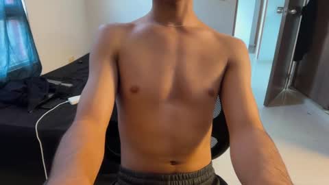 Snapshot of spaiseebuhnaanuh chatting on 09/13/25, 06:29 Roger online show from 09/13/25, 06:29