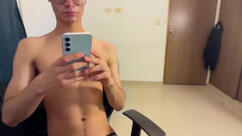 Snapshot of spaiseebuhnaanuh chatting on 09/15/25, 09:53 Roger online show from 09/15/25, 09:53