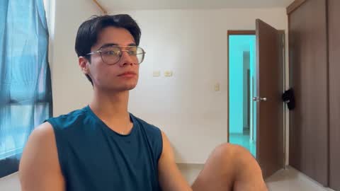 Snapshot of spaiseebuhnaanuh chatting on 09/19/25, 02:51 Roger online show from 09/19/25, 02:51