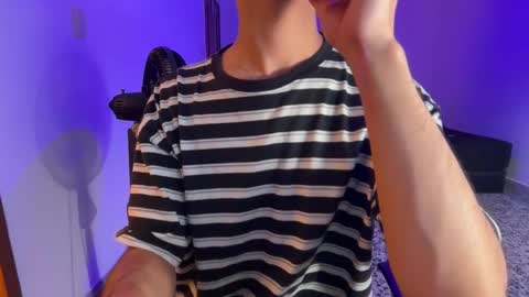 Snapshot of spaiseebuhnaanuh chatting on 10/11/25, 12:10 Roger online show from 10/11/25, 12:10