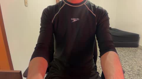 Snapshot of spaiseebuhnaanuh chatting on 10/26/25, 01:55 Roger online show from 10/26/25, 01:55