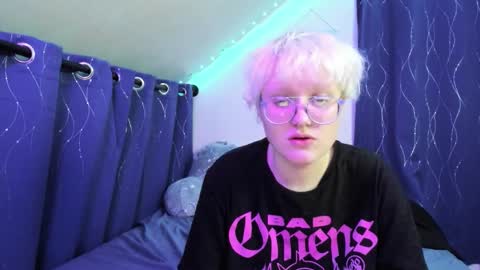 Atticus Pendragon online show from 11/16/25, 07:36