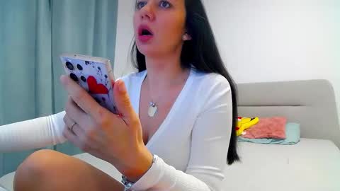 sparkly_eve online show from 02/02/25, 01:30