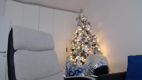 sparkly_eve online show from 12/22/25, 11:07