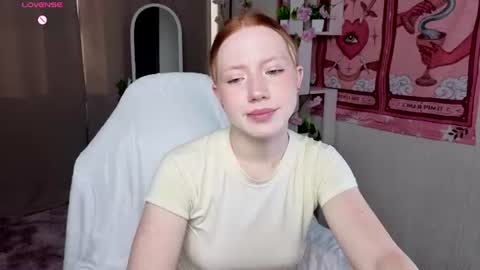 Snapshot of sparky_fox chatting on 07/19/26, 12:25 Nika online show from 07/19/26, 12:25