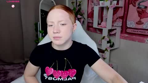 Snapshot of sparky_fox chatting on 07/22/26, 12:13 Nika online show from 07/22/26, 12:13
