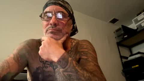 specter1972 online show from 12/04/25, 12:09