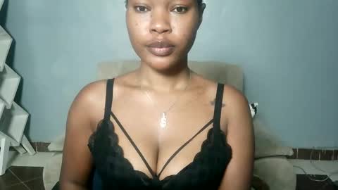 Snapshot of spicy_kerrine chatting on 03/06/25, 02:09 Spicy kerrine online show from 03/06/25, 02:09