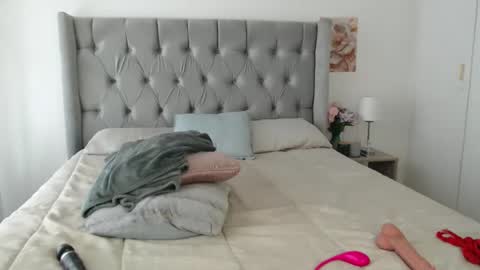 Im Angela  online show from 01/14/25, 09:35