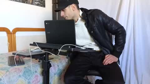 Marco. When Im offline you can view premium content in bio online show from 02/06/25, 12:16