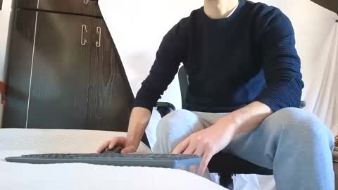 Marco. When Im offline you can view premium content in bio online show from 10/08/25, 09:29