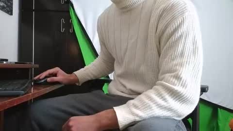 Marco. When Im offline you can view premium content in bio online show from 11/25/25, 10:04