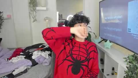Snapshot of spider_baby_ chatting on 11/27/25, 10:34 spider_baby_ online show from 11/27/25, 10:34