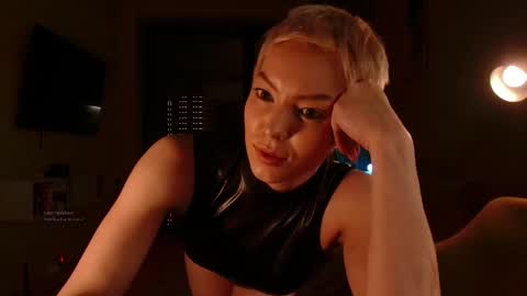 Elizabeth online show from 12/15/25, 03:38