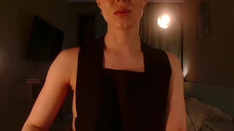 Elizabeth online show from 03/18/26, 05:27