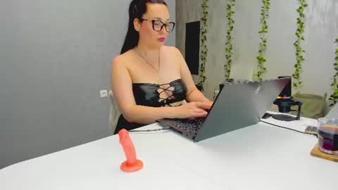 Lilith online show from 07/11/26, 05:59