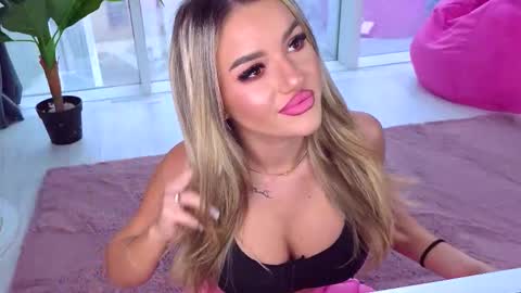 Anna online show from 11/30/25, 11:03