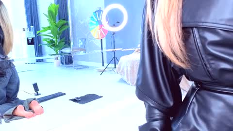 Anna online show from 04/06/26, 09:54