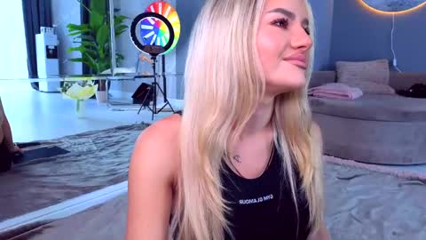 Anna online show from 06/01/26, 10:39