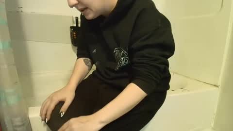 Snapshot of spookyqueen69 chatting on 02/09/26, 01:53 Kova online show from 02/09/26, 01:53