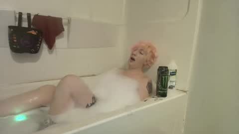 Snapshot of spookyqueen69 chatting on 02/20/26, 01:57 Kova online show from 02/20/26, 01:57