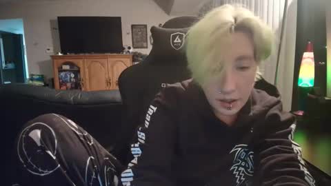 Snapshot of spookyqueen69 chatting on 03/16/26, 01:44 Kova online show from 03/16/26, 01:44