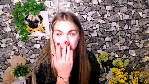 Karina online show from 10/23/25, 08:57