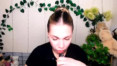 Karina online show from 03/28/26, 10:48