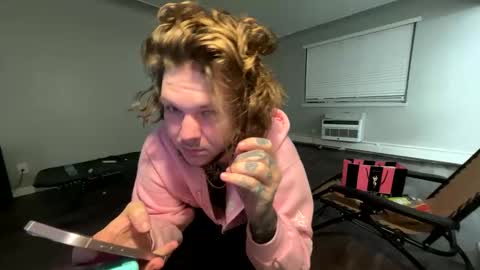 Snapshot of sportsfreak1619 chatting on 12/22/25, 10:12 sportsfreak1619 online show from 12/22/25, 10:12