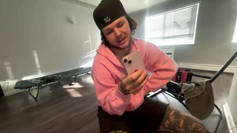 Snapshot of sportsfreak1619 chatting on 12/22/25, 10:18 sportsfreak1619 online show from 12/22/25, 10:18