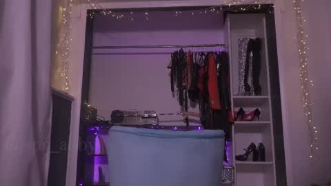 Abby online show from 02/11/25, 04:35