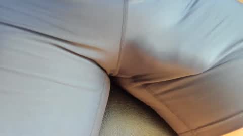 Snapshot of spreet21 chatting on 10/22/25, 10:37 MicroClit online show from 10/22/25, 10:37