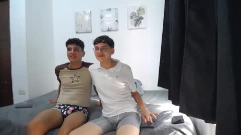 Snapshot of spritzboys chatting on 10/20/25, 02:17 spritzboys online show from 10/20/25, 02:17