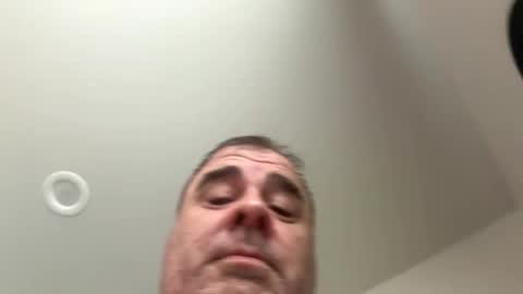 Snapshot of sprtsnut33 chatting on 11/15/25, 06:04 sprtsnut33 online show from 11/15/25, 06:04