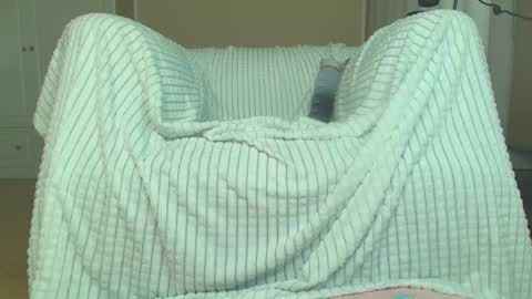 Amelia online show from 10/22/25, 03:01