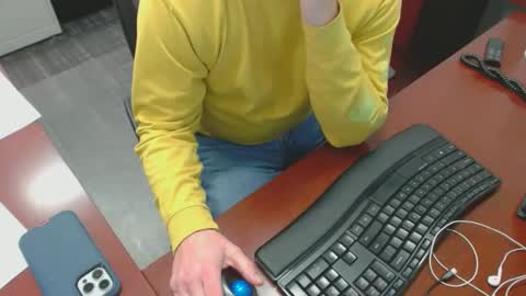 Snapshot of squirrelly82 chatting on 01/13/25, 10:03 make me cum c2c talk to me online show from 01/13/25, 10:03