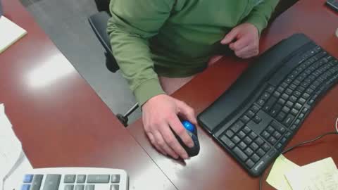 Snapshot of squirrelly82 chatting on 01/23/25, 09:50 make me cum c2c talk to me online show from 01/23/25, 09:50