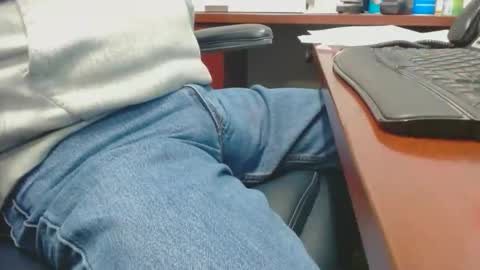 Snapshot of squirrelly82 chatting on 11/10/25, 09:47 make me cum c2c talk to me online show from 11/10/25, 09:47